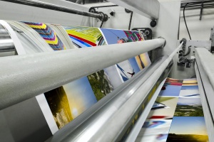 fast printing machine working on Digital Commercial Printing