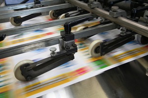 print machine printing flyers