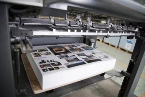 commercial printing machine printing big papers